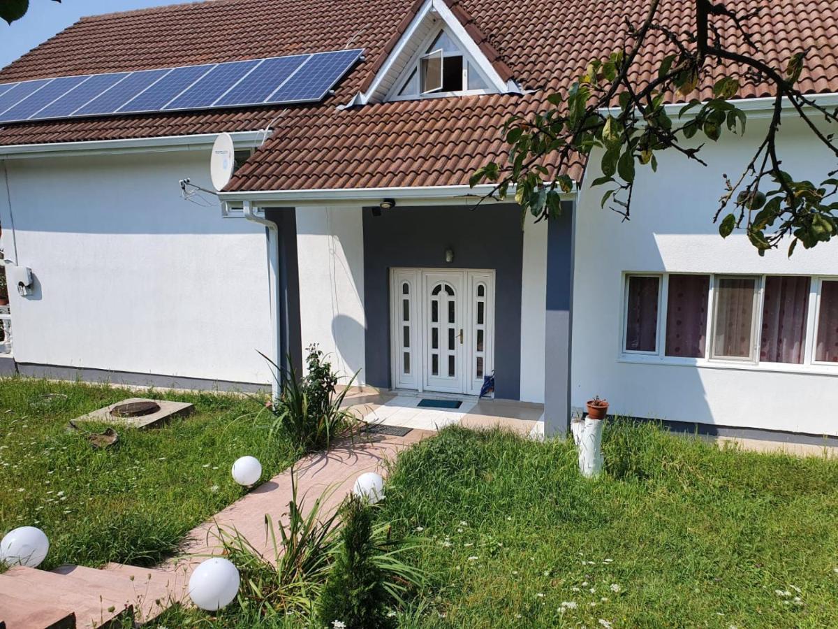 Casa Maria Guest House Orastie Ngoại thất bức ảnh